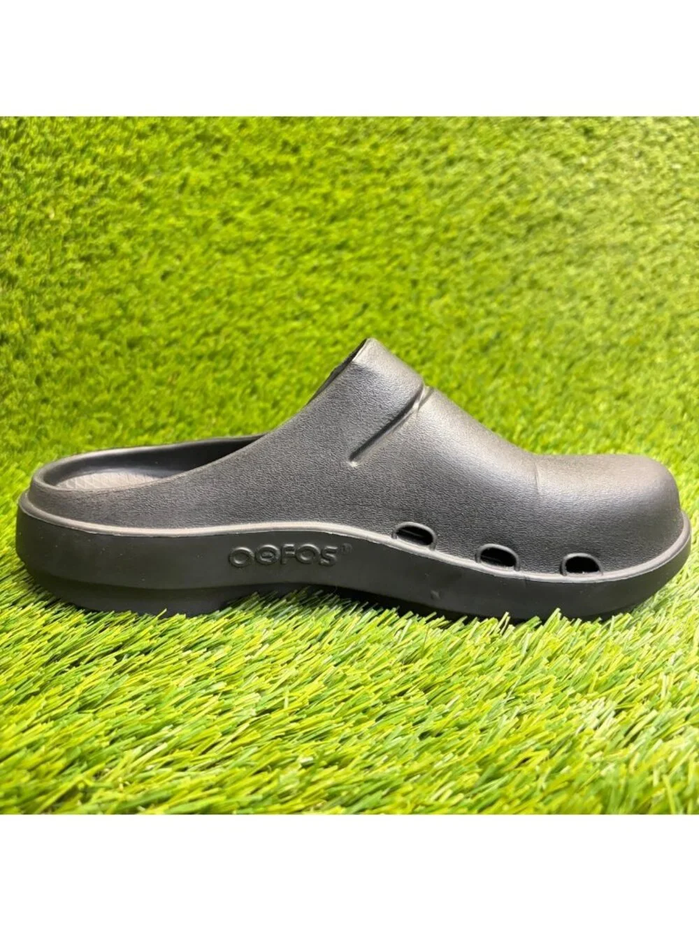 OOFOS OOcloog Clog Mens Size 8 Black Beach Outdoor Slip On Recovery Sandals